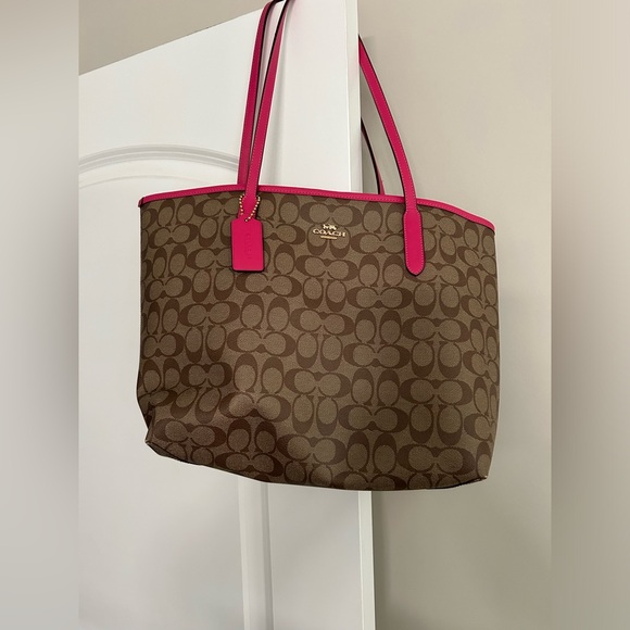Coach Handbags - 🎀 Authentic Coach Monogram Large Pink Tote Bag Barely Used 🎀